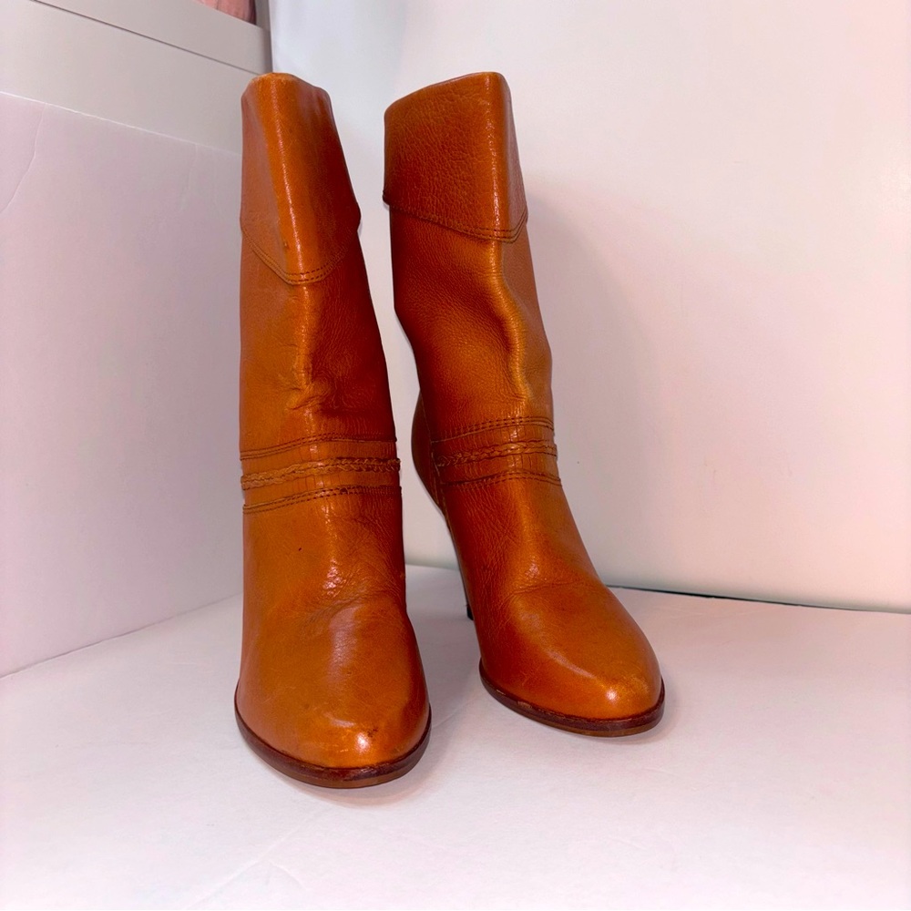 Vintage 1980's Town & Country Cognac
Heeled Booties Boots Size 7.5